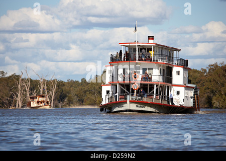 Marion vapeur à aubes, sur le point de tourner de Murray River dans la rivière Darling. Banque D'Images