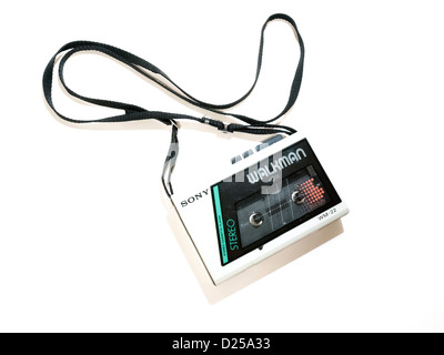 Une des années 80, Sony Walkman WM22 modèle budget le lecteur de cassettes personnelles sur un fond blanc Banque D'Images