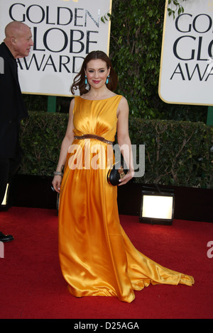 Alyssa Milano actrice arrive à la 70e assemblée annuelle Golden Globe Awards présenté par la Hollywood Foreign Press Association (HFPA,, à l'hôtel Beverly Hilton à Beverly Hills, USA, le 13 janvier 2013. Photo : Hubert Boesl/dpa Banque D'Images