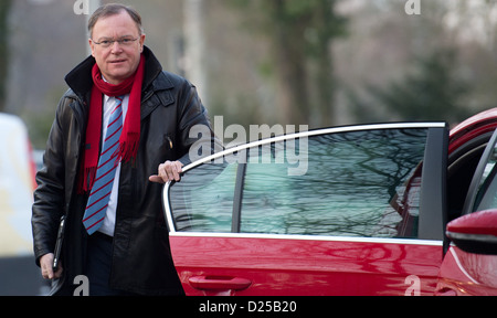 Le premier candidat SPD dans l'élection d'état de Basse-Saxe, Stephan Weil, arrive pour le SDP-Réunion du Présidium de la national et le gouvernement fédéral du comté Niedersachsen, Braunschweig, Allemagne, 14 janvier 2013. Photo : Julian Stratenschulte Banque D'Images