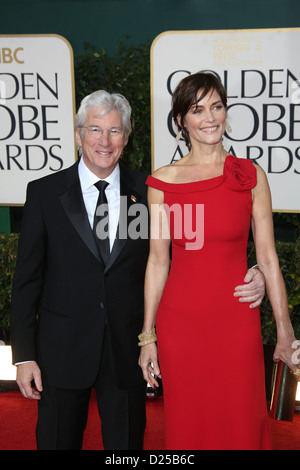 Acteurs Richard Gere et Carey Lowell arrivent à la 70e assemblée annuelle Golden Globe Awards présenté par la Hollywood Foreign Press Association (HFPA,, à l'hôtel Beverly Hilton à Beverly Hills, USA, le 13 janvier 2013. Photo : Hubert Boesl Banque D'Images