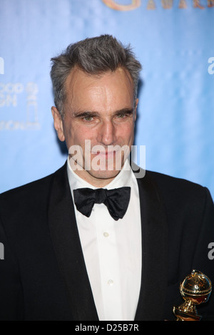 Gagnant du meilleur acteur Daniel Day Lewis pose dans la photo de presse de la 70e assemblée annuelle Golden Globe Awards présenté par la Hollywood Foreign Press Association (HFPA,, à l'hôtel Beverly Hilton à Beverly Hills, USA, le 13 janvier 2013. Photo : Hubert Boesl Banque D'Images