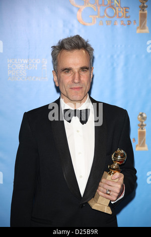 Gagnant du meilleur acteur Daniel Day Lewis pose dans la photo de presse de la 70e assemblée annuelle Golden Globe Awards présenté par la Hollywood Foreign Press Association (HFPA,, à l'hôtel Beverly Hilton à Beverly Hills, USA, le 13 janvier 2013. Photo : Hubert Boesl Banque D'Images