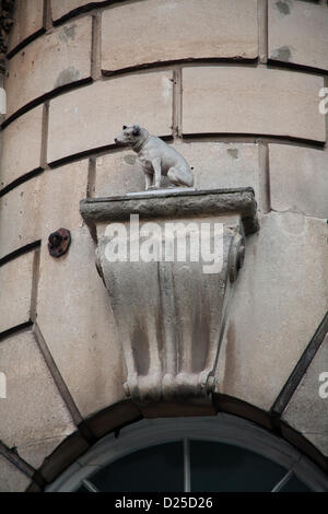 Bristol, Royaume-Uni. 15 janvier 2013. Statue à Nipper, le célèbre symbole de 'voix' ses maîtres Crédit : Rob Hawkins / Alamy Live News Banque D'Images