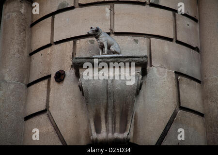 Bristol, Royaume-Uni. 15 janvier 2013. Statue à Nipper, le célèbre symbole de 'voix' ses maîtres Crédit : Rob Hawkins / Alamy Live News Banque D'Images