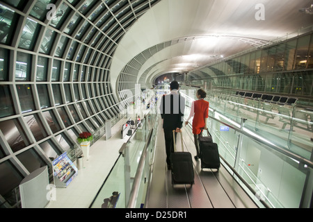 BANGKOK - 17 janvier. L'entrée de bord terminal de départ de l'aéroport de Bangkok le 17 janvier 2012. L'aéroport de Suvarnabhumi Banque D'Images