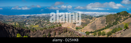 Vue sur la partie nord de Gran Canaria, y compris la capitale de Las Palmas, de Pinos de Galdar Volcano Banque D'Images