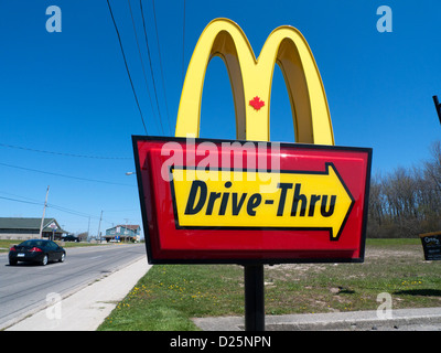 McDonald's restaurant sign Drive-Thru Ontario Canada Banque D'Images