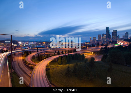 ROUTE 5 Interstate Highway INTERCHANGE LE CENTRE-VILLE DE L'ÉTAT DE WASHINGTON SEATTLE USA Banque D'Images