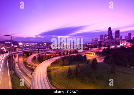 ROUTE 5 Interstate Highway INTERCHANGE LE CENTRE-VILLE DE L'ÉTAT DE WASHINGTON SEATTLE USA Banque D'Images