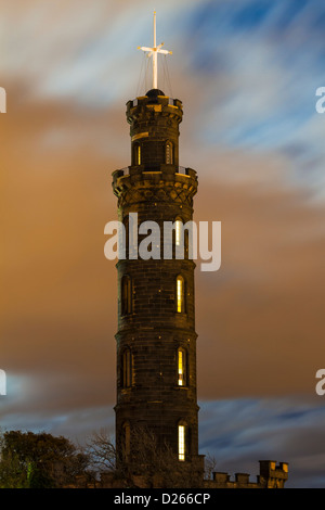 Le Nelson Monument au sommet de Calton Hill, à Édimbourg, Écosse Banque D'Images