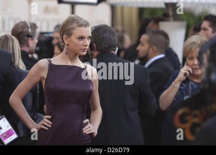 13 janvier 2013 - Los Angeles, Californie, USA - Chanteur Taylor Swift arrive à la 70e Golden Globe Awards annuel qui a eu lieu au Beverly Hilton Hotel, le 13 janvier 2013 à Beverly Hills, Californie. .ARMANDO ARORIZO/PI (crédit Image : © Armando Arorizo/Pi/Prensa Internacional/ZUMAPRESS.com) Banque D'Images