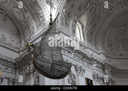 L'intérieur baroque de l'église de St.Pierre et St.Paul à Vilnius Banque D'Images