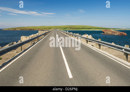 Barrière Churchill n°3 reliant Glimps Holm et Burray, îles Orcades, en Écosse. Banque D'Images