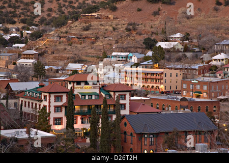 Vue de la Copper Queen Hotel et la ville minière historique de Bisbee, Arizona Banque D'Images