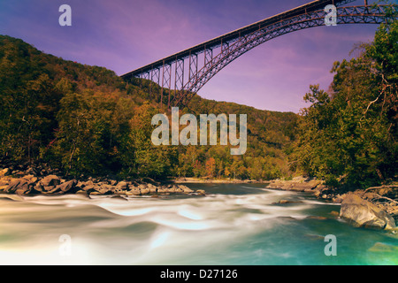 USA, West Virginia, Babcock State Park, pont sur la rivière Banque D'Images