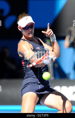 Melbourne, Australie. 16 janvier 2013. Samantha Stosur de l'Australie renvoie une balle dans son match du jour 3 de l'Open d'Australie de Melbourne Park. Banque D'Images