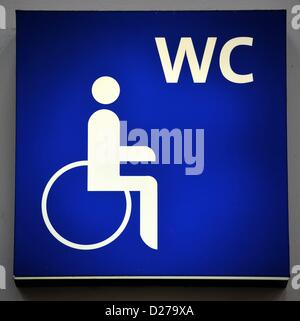 Signe pour toilettes pour handicapés. Photo : Frank May Banque D'Images