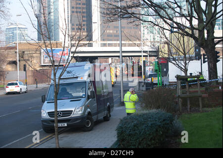 Londres, Royaume-Uni. 16 janvier 2013. Accident d'hélicoptère. Les services d'urgence sur les lieux d'un accident d'hélicoptère sur Wandsworth Road à Vauxhall. Crédit : David Firn / Alamy Live News Banque D'Images