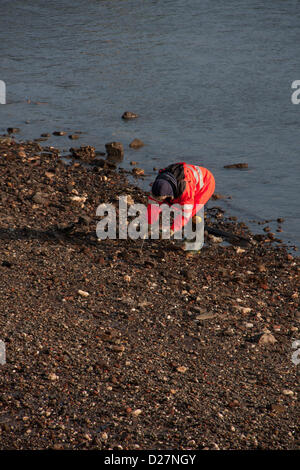 Quai St Georges, Vauxhall, Londres UK 16 janvier 2013. À la recherche des débris de la collision à quai St Georges à Vauxhall. Credit : Bruce Bennett / Alamy Live News Banque D'Images