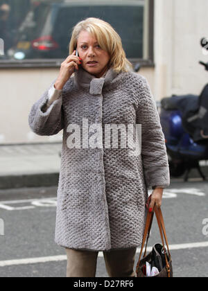 Londres, Royaume-Uni. 16 janvier 2013. L'actrice Elaine Paige vu en arrivant à la BBC Radio 2 studio. Banque D'Images