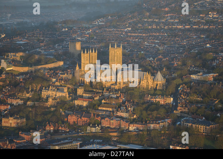 Photographie de la cathédrale de Lincoln et le château à l'aube Banque D'Images