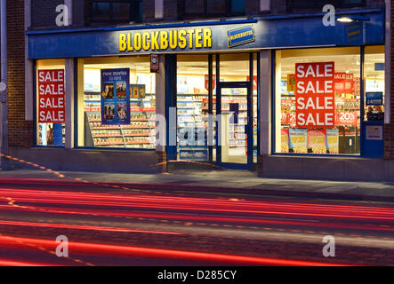 16 janvier 2013. La direction de Chester de Blockbuster. L'UK High Street est entré dans la chaîne de location de DVD aujourd'hui l'administration de plus de 4 000 emplois en péril. Banque D'Images