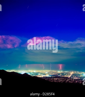 Un orage sur la ville de Chandler, en Arizona. USA Banque D'Images