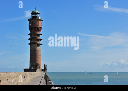 Le Phare Feu de Saint-Pol à Dunkerque / Dunkerque, Nord Pas de Calais, France Banque D'Images