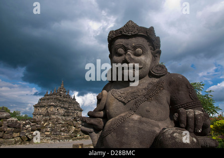 Dvarapala, le géant, gardien, Candi Plaosan, temple de Prambanan, près de Yogyakarta, Java, Indonésie Banque D'Images