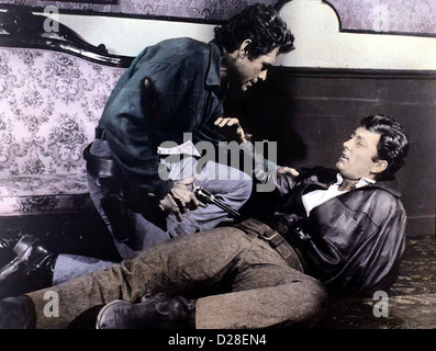 Um die Gnade Winseln Tramplers, Gordon Scott, James Mitchum Hoby (James Mitchum,r) und sein Bruder Lon (Gordon Scott) Banque D'Images