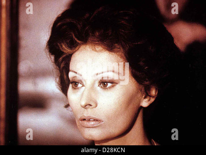 Die Reise Nach Palerme Viaggio, il SOPHIA LOREN, dann aber 1973 erfaehrt Cesare, dass Adriana (Sophia Loren) schwer krank Banque D'Images