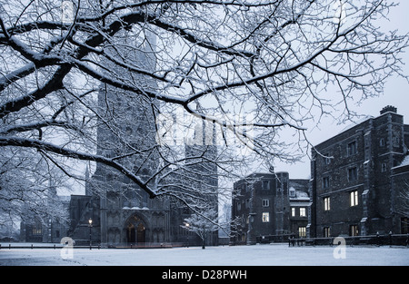 Cathédrale d'Ely Cambridge dans la neige Banque D'Images