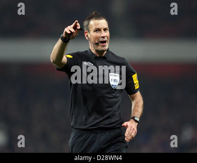 Londres, Royaume-Uni. 16 janvier 2013. Arbitre Mark Clattenburg en action au cours de la FA Cup 3ème tour replay avec Budweiser match entre Arsenal et Swansea City de l'Emirates Stadium. Credit : Action Plus de Sports / Alamy Live News Banque D'Images