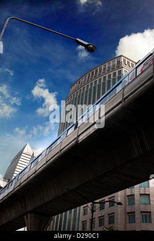 BTS Sky Train à Bangkok Banque D'Images