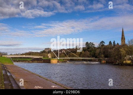 Devon en Angleterre. Le 15 janvier 2013. La meule la meule au pont sur la rivière Exe. Banque D'Images