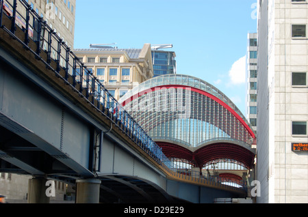 La station de DLR à Canary Wharf à Londres, Angleterre Banque D'Images