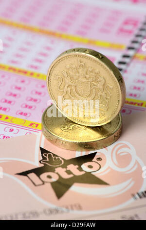 Loterie, augmenter à deux livres pour la Loterie nationale en Grande-Bretagne, Royaume-Uni Banque D'Images