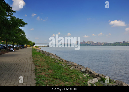 Vue de Manhattan à New York City, USA - vu l'autre côté de la rivière Hudson de New Jersey Banque D'Images