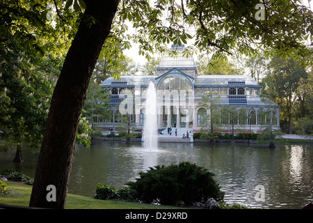 Parc du Retiro Crystal Palace madrid espagne fontaine à eau Banque D'Images