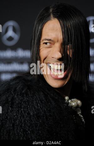 Berlin, Allemagne. 17 janvier 2013. Jorge Gonzales assiste au Présentation de GUIDO MARIA KRETSCHMER durant la fashion week à Berlin Allemagne, 17 janvier 2013. Deux fois par année, Berlin devient un emplacement international pour la mode et de style de vie. © AFP PHOTO alliance / Alamy Banque D'Images