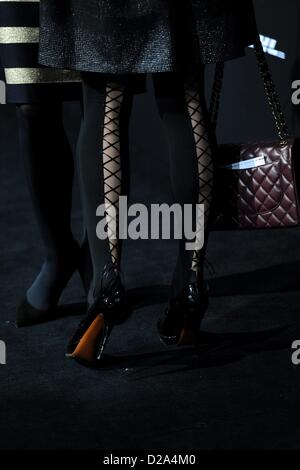 Berlin, Allemagne. 17 janvier 2013. Assister à au femme Présentation de GUIDO MARIA KRETSCHMER durant la fashion week à Berlin Allemagne, 17 janvier 2013. Deux fois par année, Berlin devient un emplacement international pour la mode et de style de vie. © AFP PHOTO alliance / Alamy Banque D'Images