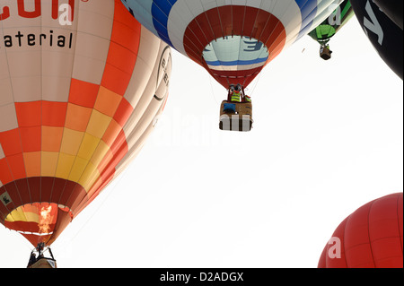 Montgolfières de partir de Douvres pour un record du monde la traversée de la manche. Banque D'Images