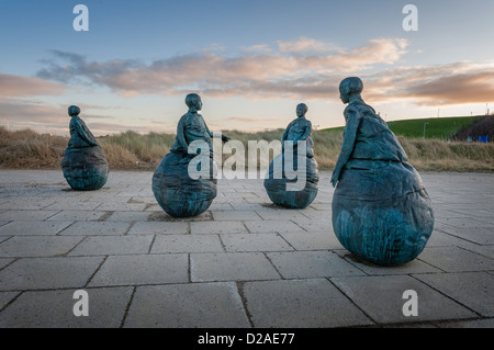 Morceau de conversation un travail d'art public à South Shields l'artiste espagnol Juan Muñoz (1953-2001), Banque D'Images