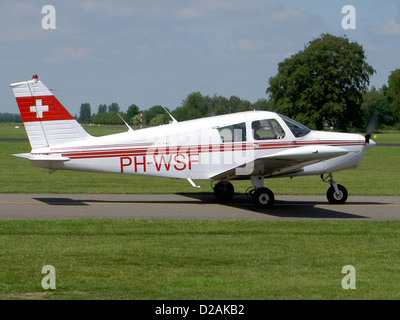 Piper PA-28-140 Cherokee F, Lelystad (LEY / EHLE), PH-WSF (cn) 28-7325019 Banque D'Images