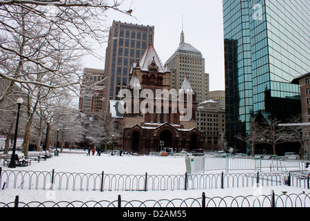 L'église Trinity et Copley Square dans la neige Banque D'Images