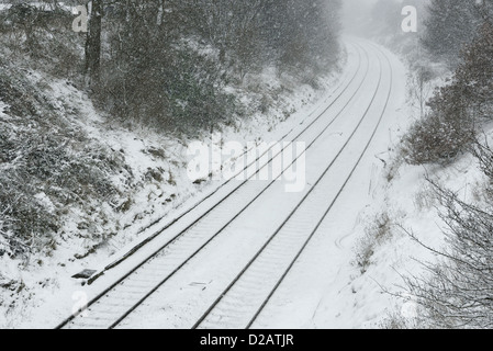 Les voies de chemin de fer en temps de neige Banque D'Images