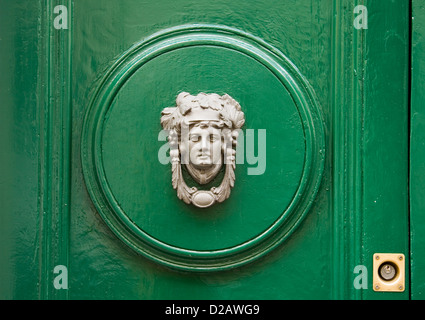 Heurtoir en forme d'une tête féminine Banque D'Images