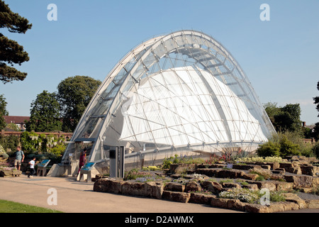 Les Davies Alpine House dans les jardins botaniques royaux de Kew, Londres, Royaume-Uni. Banque D'Images