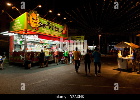 Vendeur alimentaire de fiesta à San Juan à Tenerife, Îles Canaries, Espagne. Banque D'Images